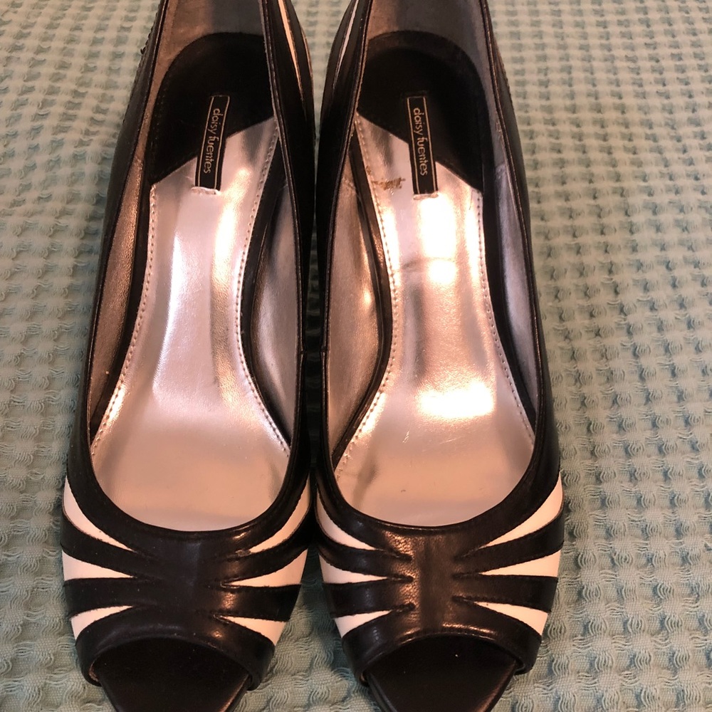 Cutest Little Black & White Peep Toes